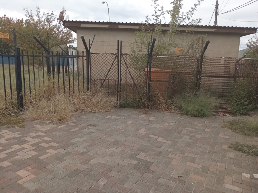 To Let Commercial Property for Rent in Hamilton Free State